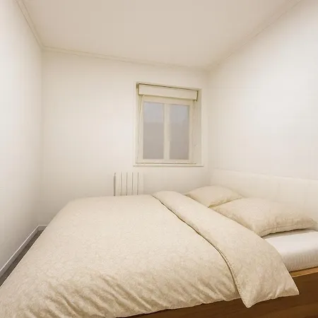 Deluxe F2, Confort & Renove, Centre *