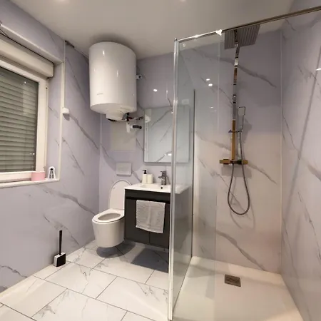 Deluxe Renovated Apartment, Comfort & Style In Center Apartamento Mulhouse